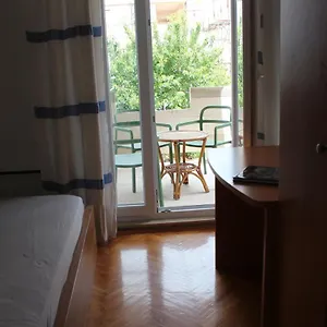  Gostinjska kuća Sobe Dejan